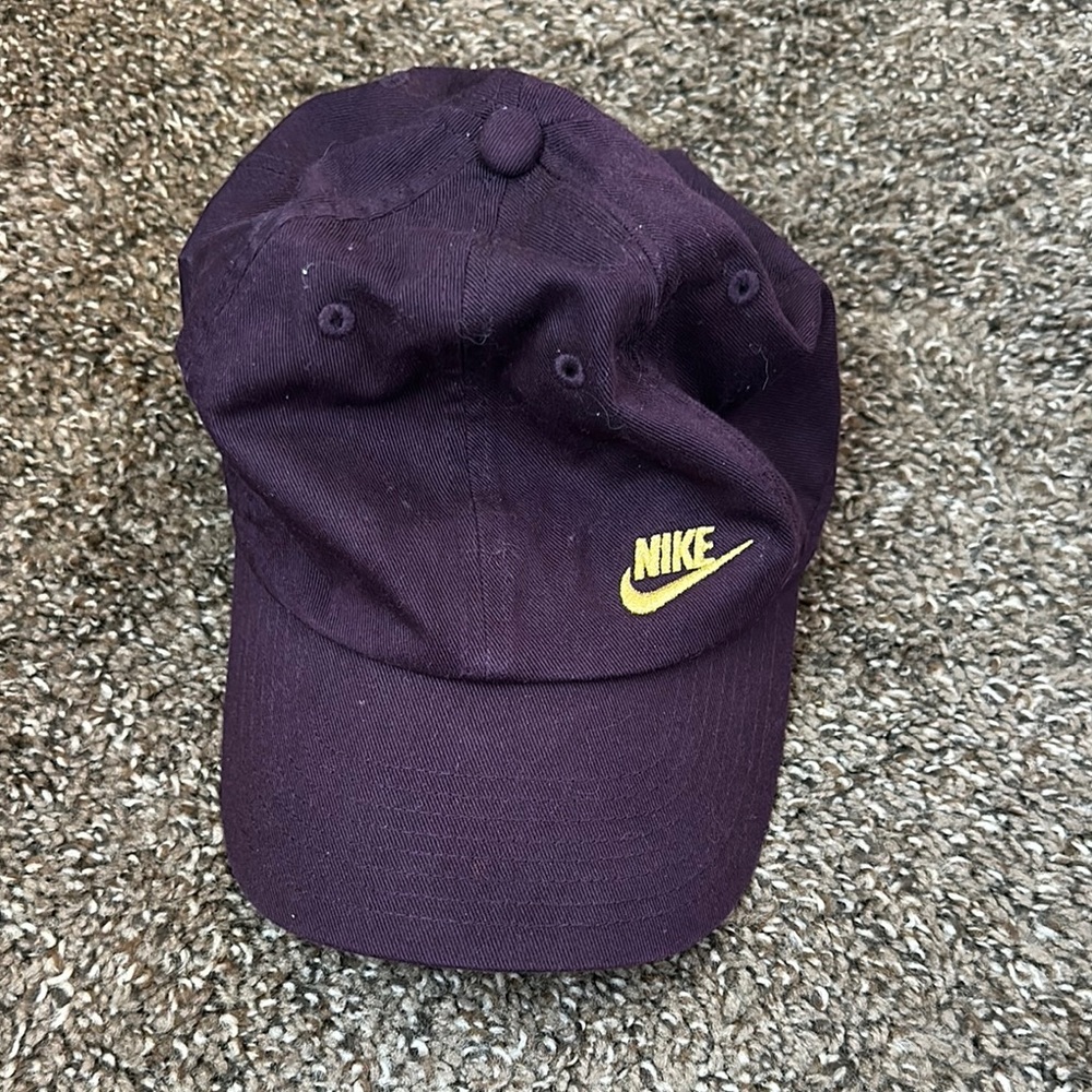 💜Nike Dark Purple Cap with Gold Logo
